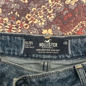 Hollister High-Rise Dad Jeans in Classic Blue